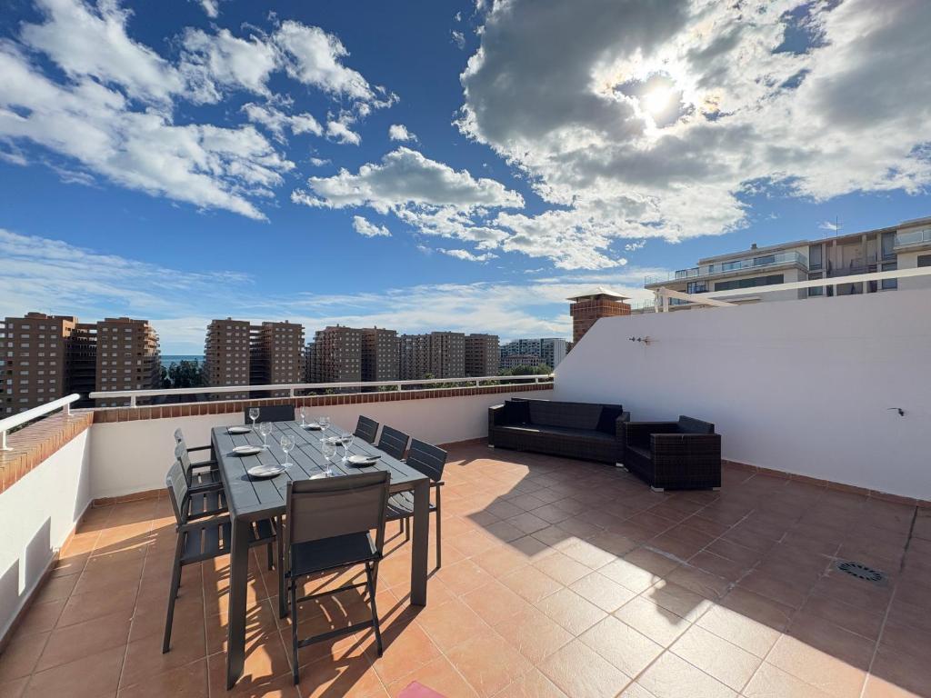 A balcony or terrace at ACV- Costa Marfil II-2ª linea planta 6 frontal