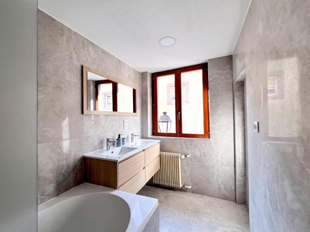 Central & quiet, Full apt for 8 Trésor caché – photo 3