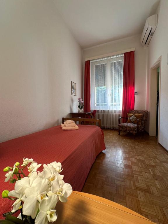 
Single Room with Garden View
