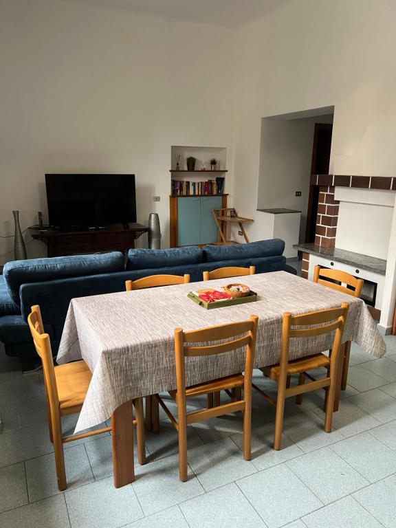 Comfortable three-room apartment - Apartamento De Tres Habitaciones