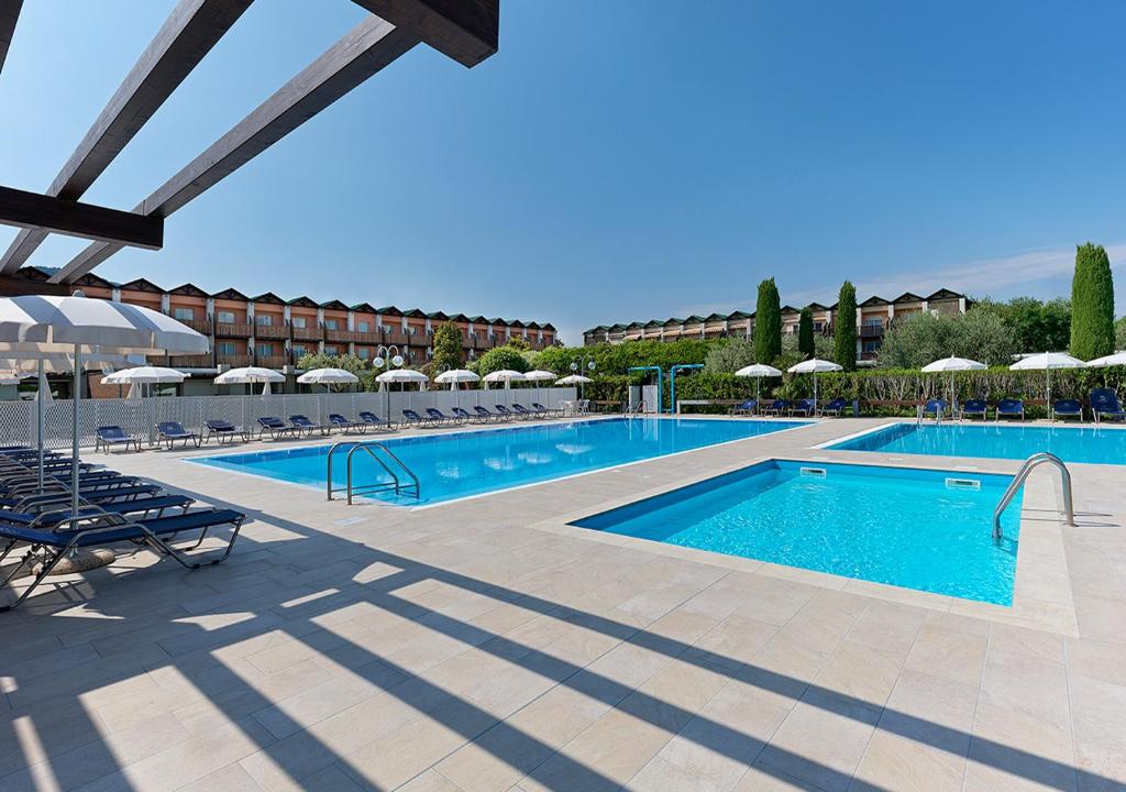 Bazén v ubytování Iseo Lago Hotel nebo v jeho okolí