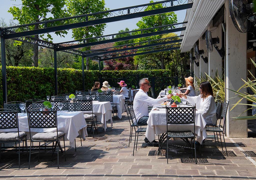 Restaurace v ubytování Iseo Lago Hotel