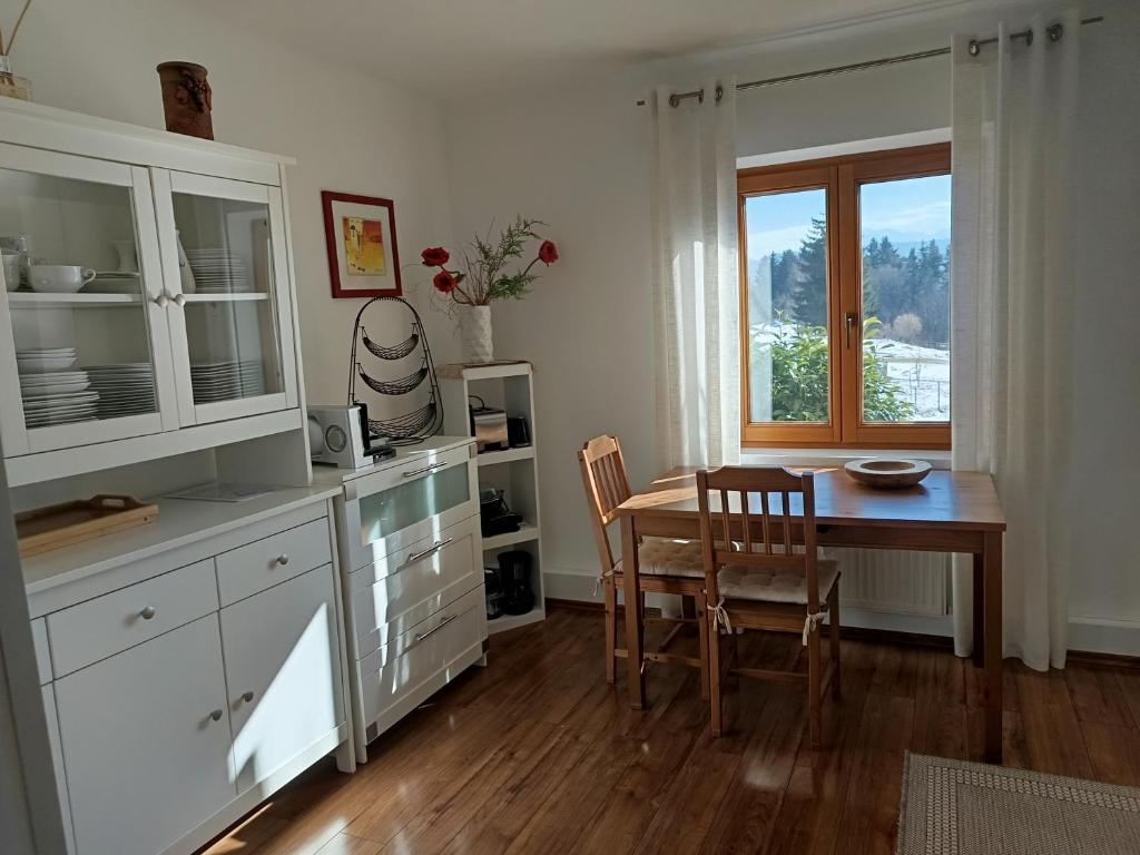 Kuchyňa alebo kuchynka v ubytovaní Ferienhaus Familie Zimmermann