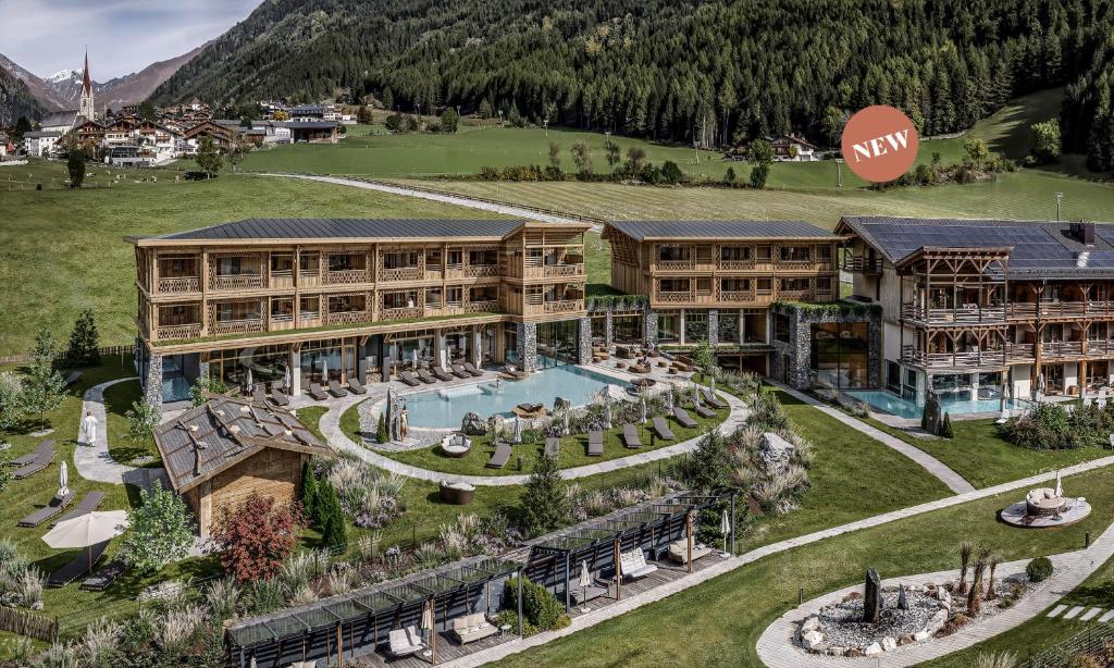 Nespecifikovaný výhled na hory nebo výhled na hory při pohledu z hotelu