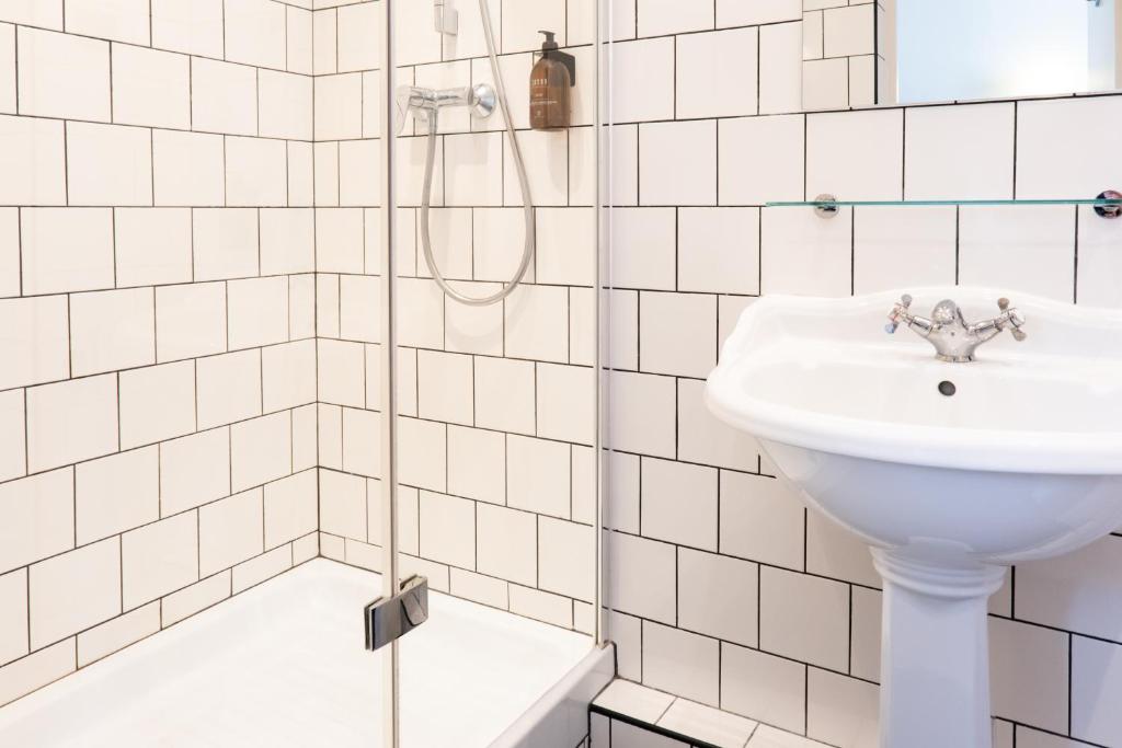 Hôtel BASSS - Resim 44