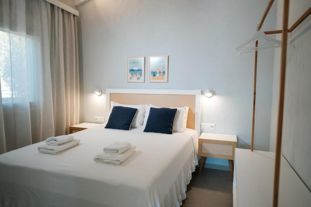 Postel nebo postele na pokoji v ubytování Aegean View Villa