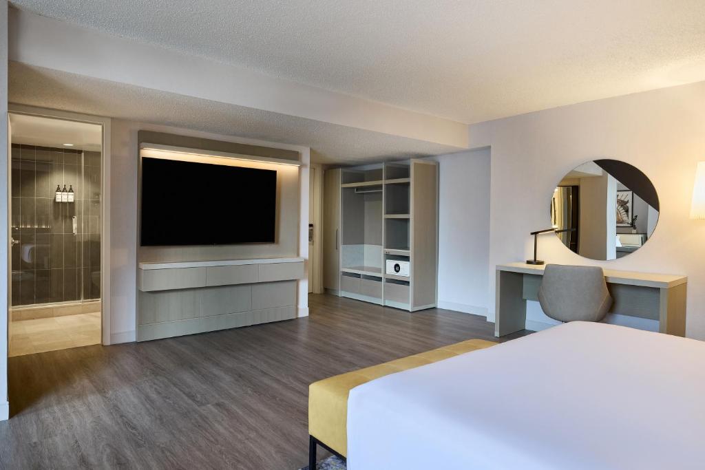 Hyatt Regency Chicago photo
