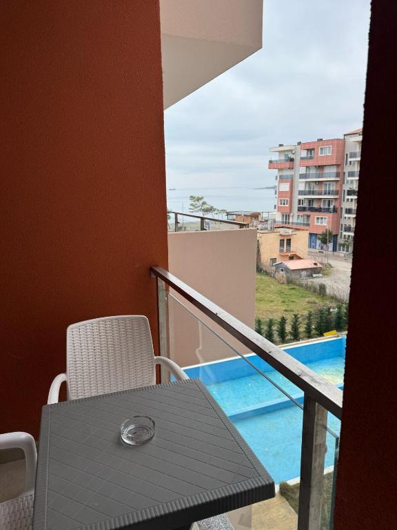 Bassein majutusasutuses Guest APARTAMENTS SHENGJIN või selle lähedal