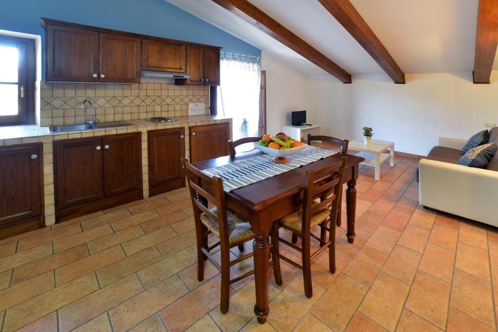 Kuchyň nebo kuchyňský kout v ubytování Borgo Faldo - Bilocale con Cucina - 116
