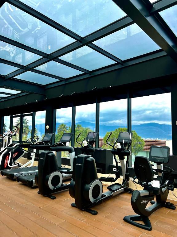 Fitness centrum a/nebo fitness zařízení v ubytování Monte Palm Beach