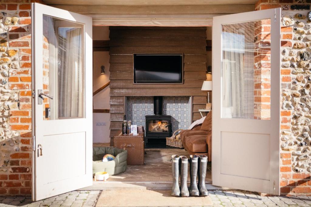 Retreat East - 