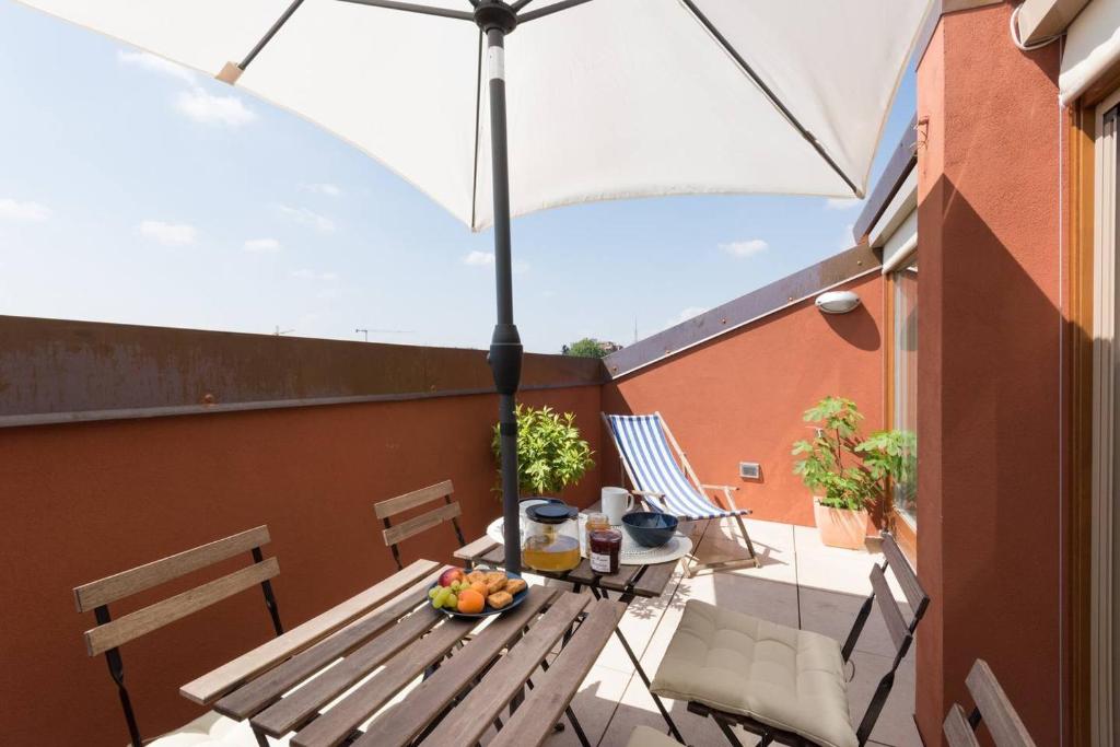 Balkón alebo terasa v ubytovaní attico in un'oasi di verde sui navigli - NavigliApartments