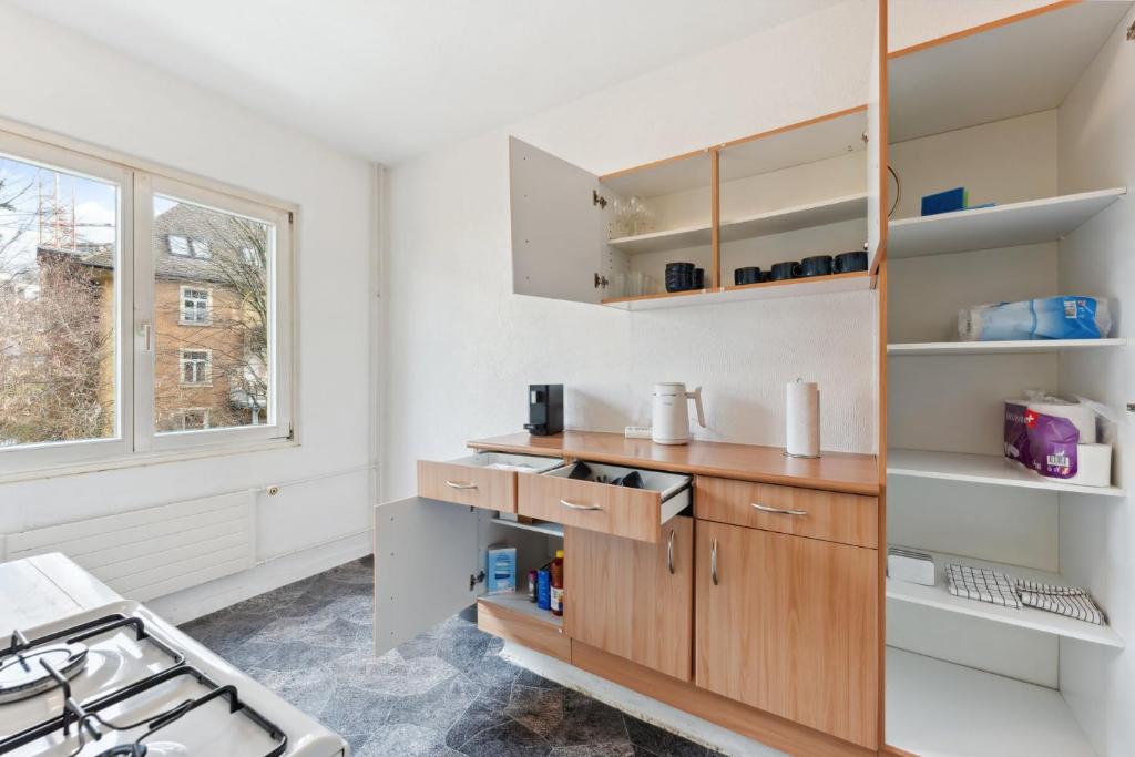 Basic 2BR Apartment with Full Kitchen - Resim 4