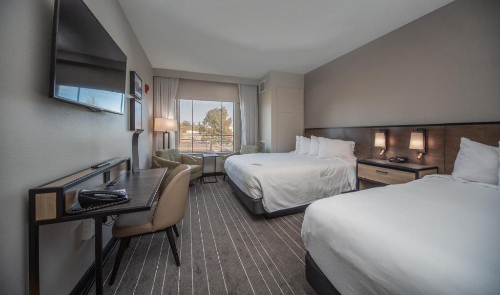 Postel nebo postele na pokoji v ubytování Hotel Windrow Downtown Ellensburg
