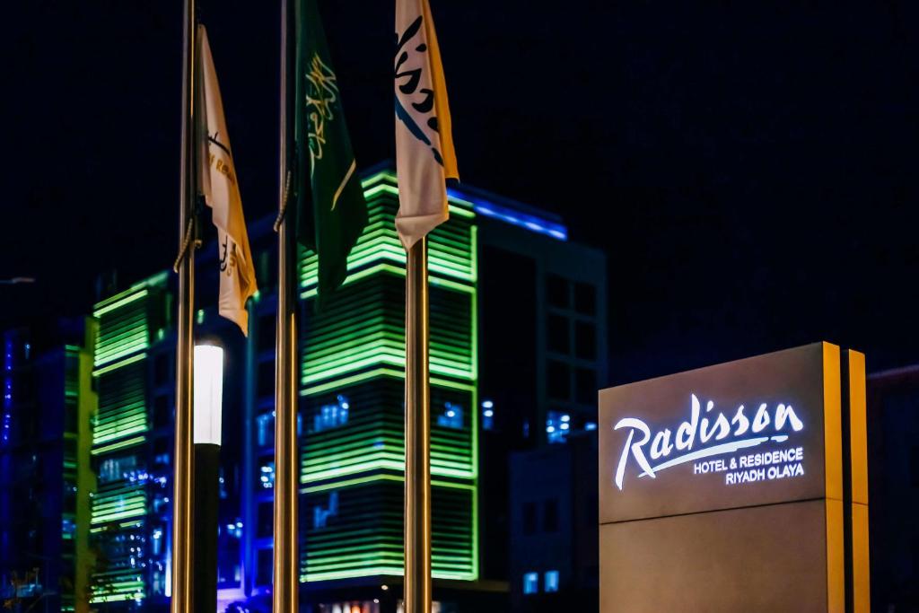 Certifikát, hodnocení, plakát nebo jiný dokument vystavený v ubytování Radisson Hotel & Residence Riyadh Olaya