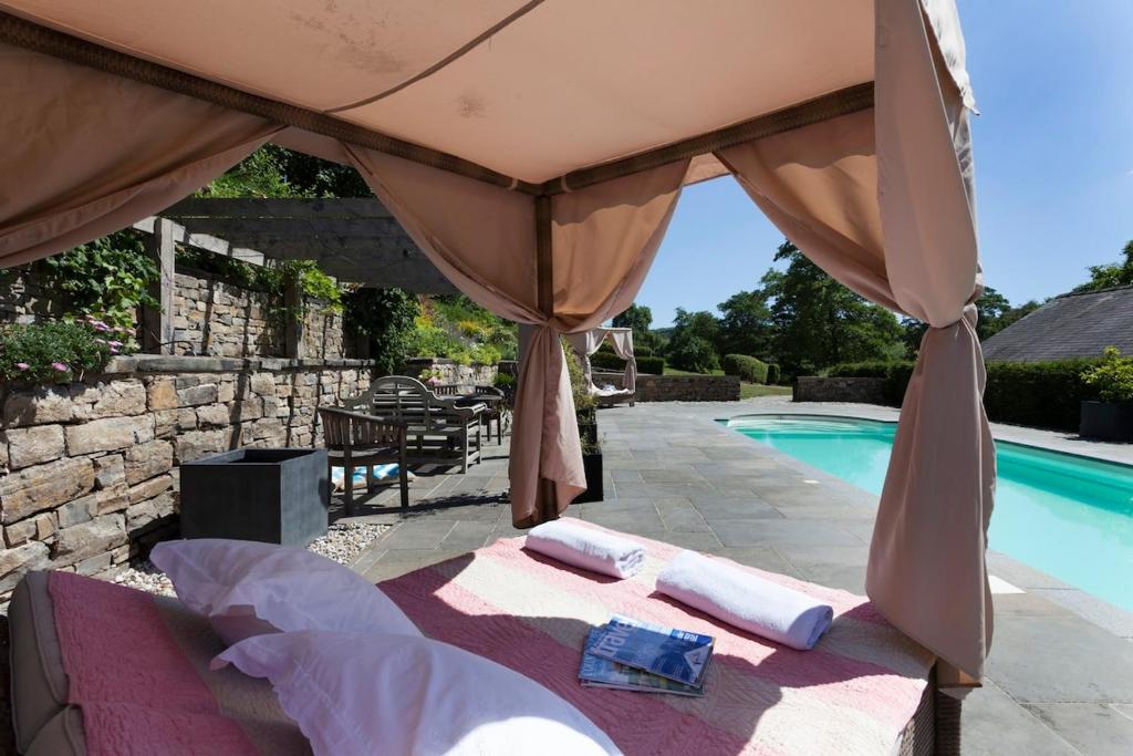 Swimmingpoolen hos eller tæt på Luxury Peak District Home - 2 miles from Ashbourne