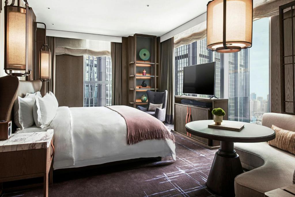 TV a/nebo společenská místnost v ubytování The St. Regis Hong Kong