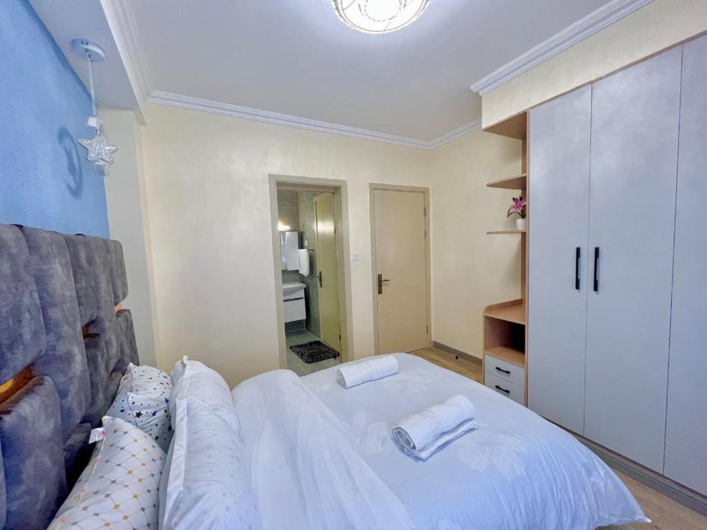 supreme luxury living apartment with heated swimming pool,well equipped ... - Luxury High-Rise Apartment Building With Pool And Gym Near Me