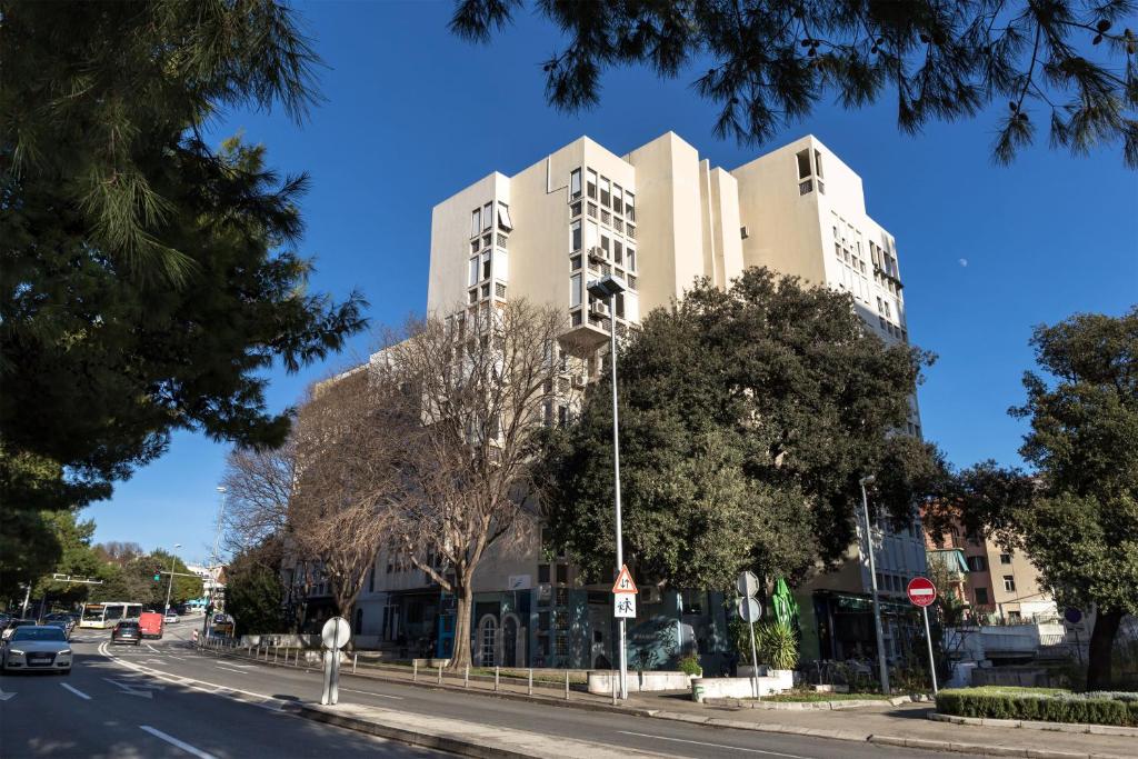 Budova, v ktorej sa apartmán nachádza