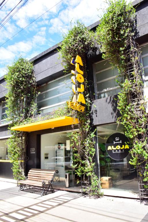 El edificio en el que está el hotel cápsula