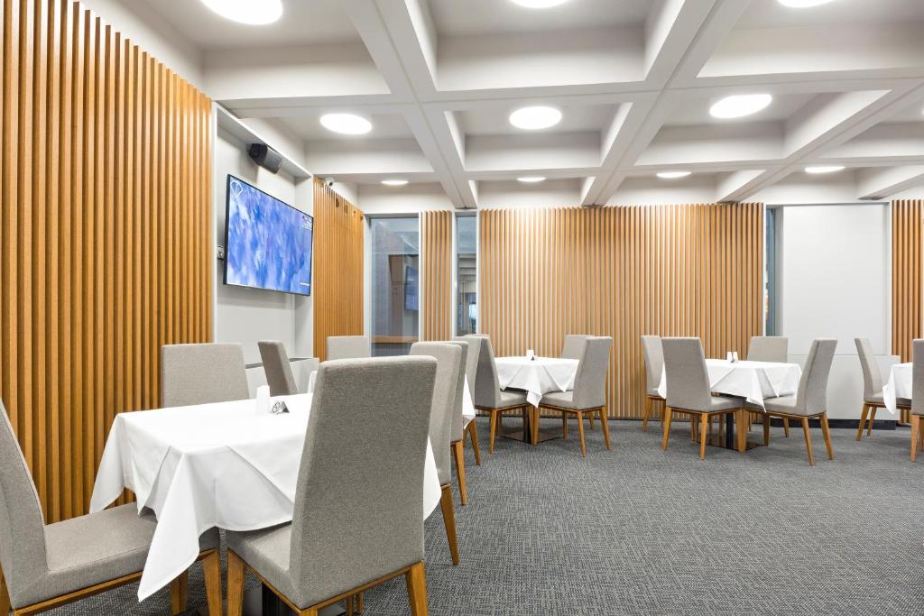 TV a/nebo společenská místnost v ubytování Hotel Orasac Garni