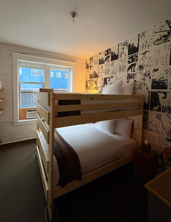 Postel nebo postele na pokoji v ubytování Ace Hotel Seattle