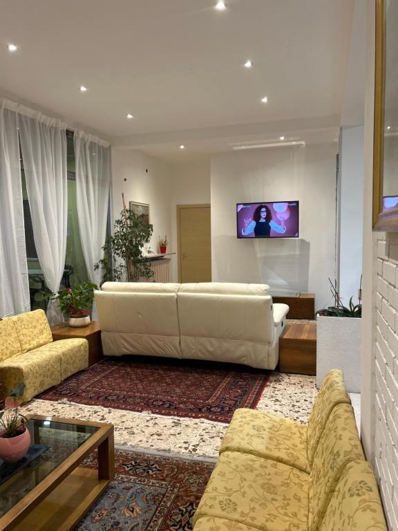 TV a/nebo společenská místnost v ubytování Hotel Marchina