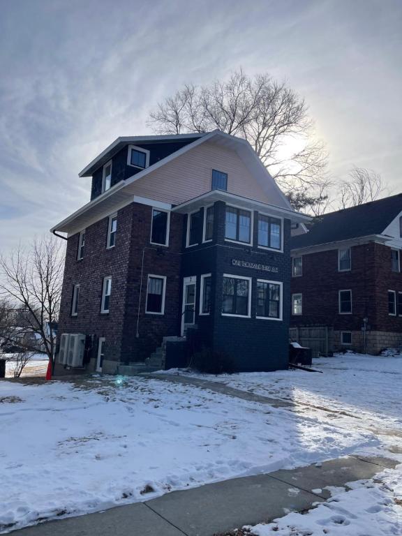 Foto dalla galleria di The brick house flat on third a Waseca