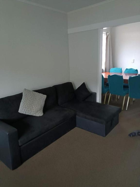 Served 3-Bedroom House A including 5 Double Beds, 1 Single Bed, and 2 King Sofa Beds - Resim 10