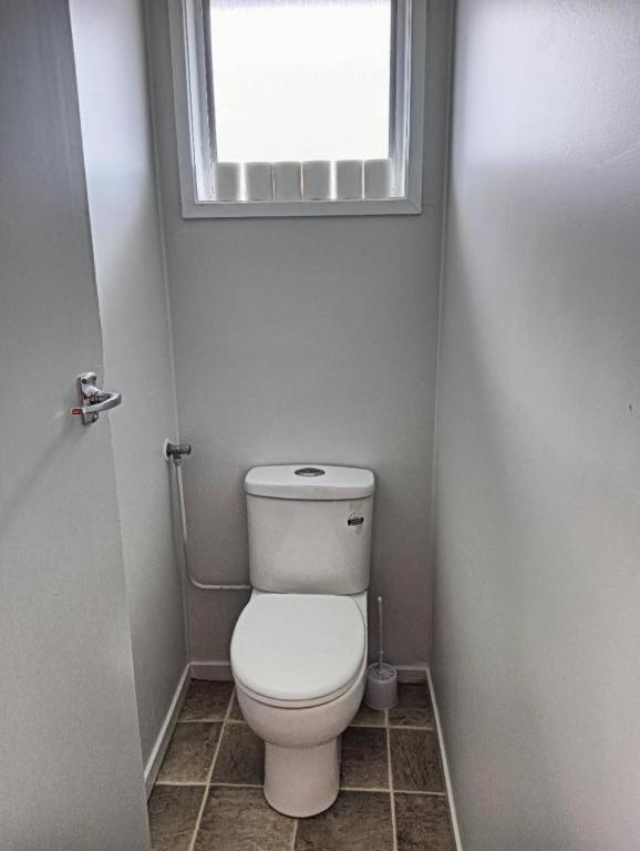 Served 3-Bedroom House A including 5 Double Beds, 1 Single Bed, and 2 King Sofa Beds - Resim 23