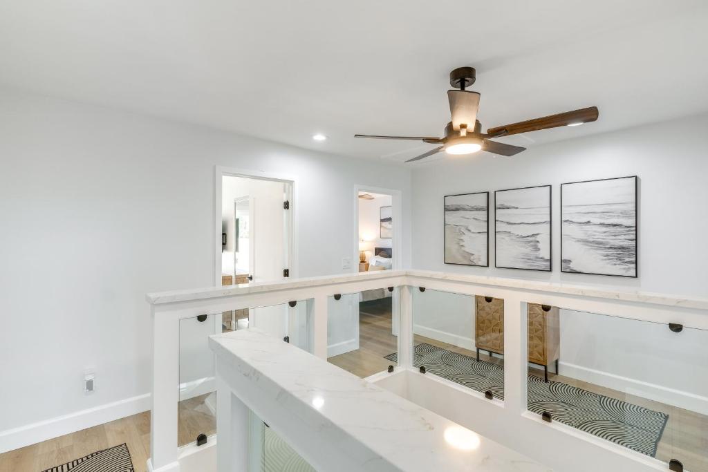 Fotografie z fotogalerie ubytování Balconies and Views Modern Abode in Poway! v destinaci Poway