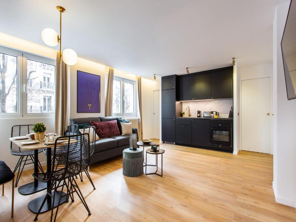 Photo de la galerie de l'établissement Cosy apartment - 2BR 6P - Canal St Martin, à Paris