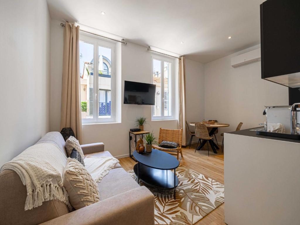 Photo de la galerie de l'établissement Nice decorated apartment - near Croisette - 1BR 4p, à Cannes