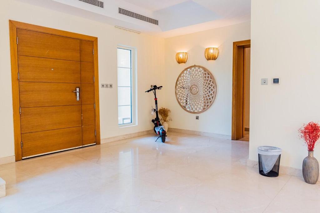 Foto Dubais asuva majutusasutuse Stunning 4BR Jumeira Park Villa With Pool and Jacuzzi galeriist