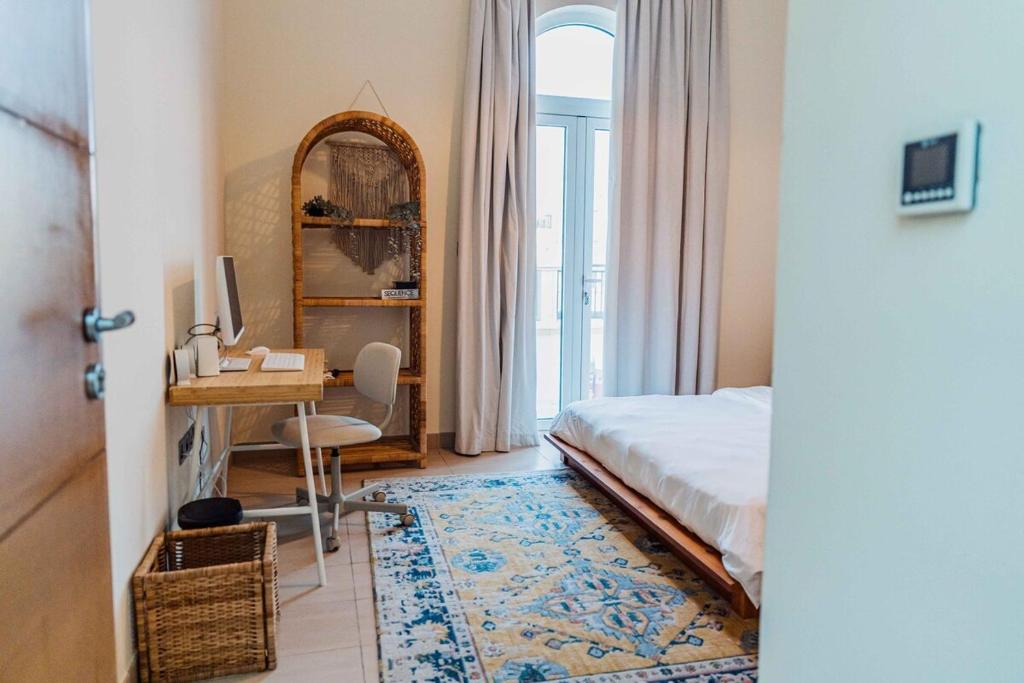Voodi või voodid majutusasutuse Stunning 4BR Jumeira Park Villa With Pool and Jacuzzi toas