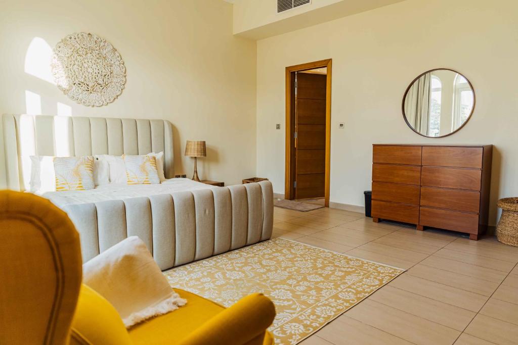 Istumisnurk majutusasutuses Stunning 4BR Jumeira Park Villa With Pool and Jacuzzi