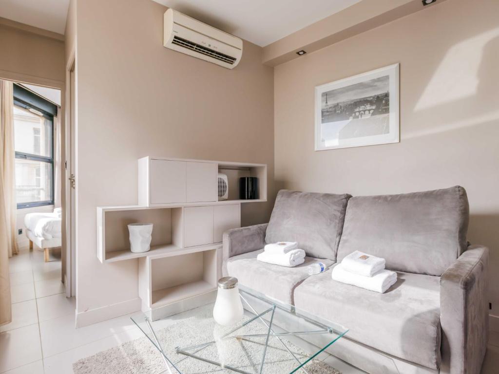 Photo de la galerie de l'établissement Magnificent apartment - 1BR 4P - Saint-Lazare, à Paris