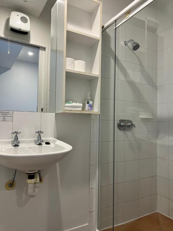 Bush Inn Court Motel - Resim 19