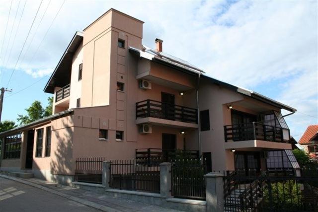 Budova, kde se bed and breakfast nachází