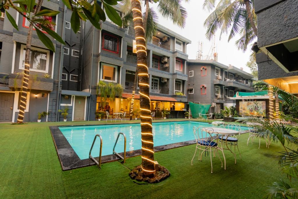 Bazén v ubytování Magnum Resorts- Near Candolim Beach, Goa nebo v jeho okolí
