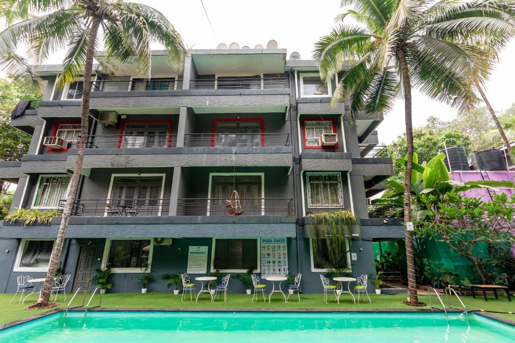 Bazén v ubytování Magnum Resorts- Near Candolim Beach, Goa nebo v jeho okolí