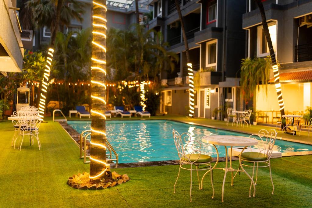 Bazén v ubytování Magnum Resorts- Near Candolim Beach, Goa nebo v jeho okolí