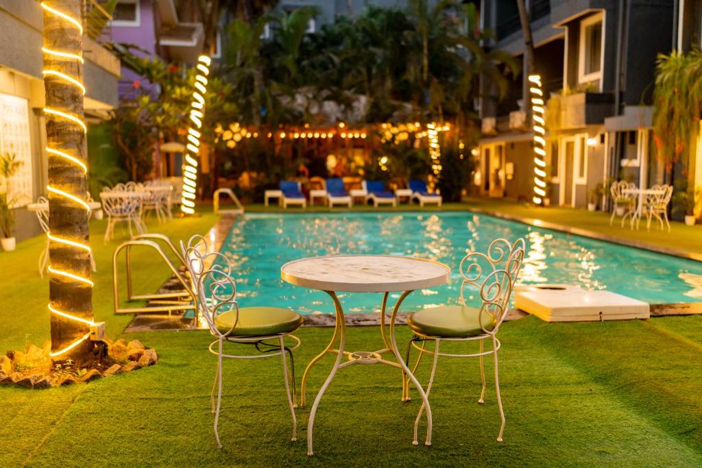 Bazén v ubytování Magnum Resorts- Near Candolim Beach, Goa nebo v jeho okolí