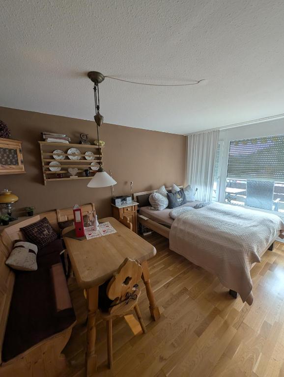 Postel nebo postele na pokoji v ubytování Allgäu Alpenglück mit Sauna und Pool