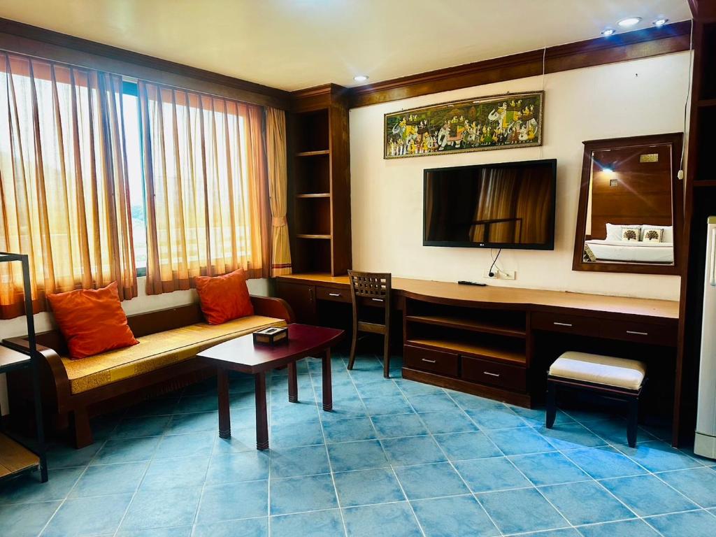 TV a/nebo společenská místnost v ubytování Hua Hin Loft