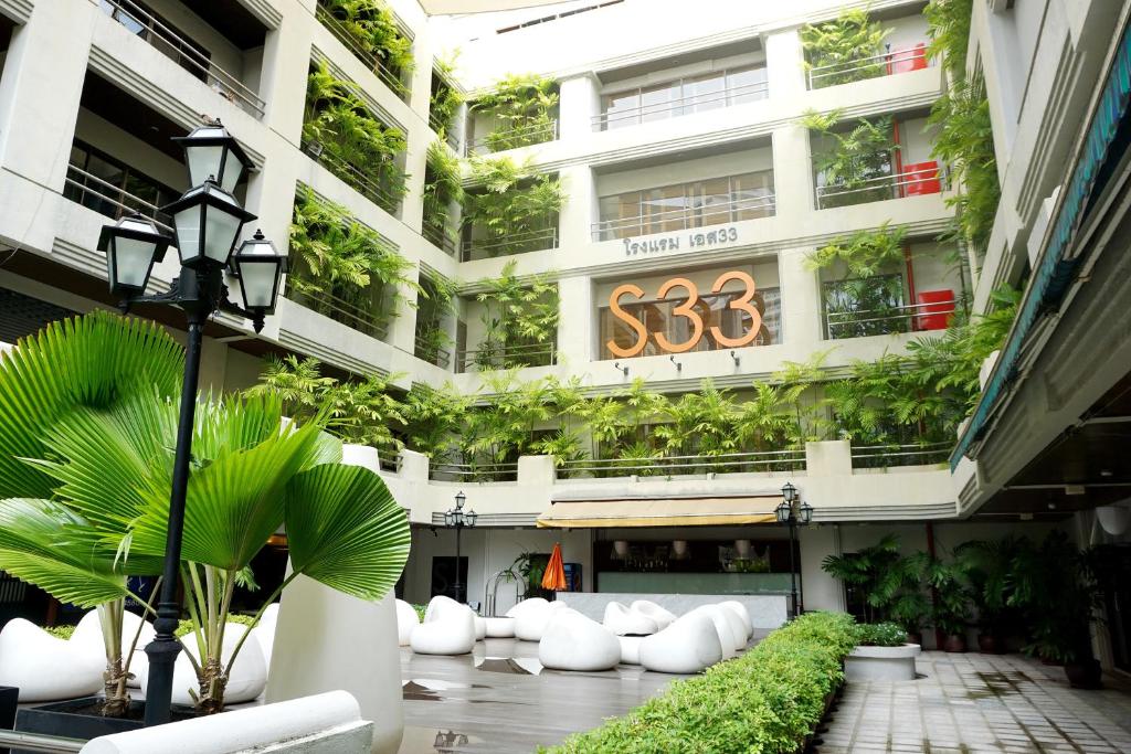 S33 Compact Sukhumvit Hotel - Resim 9