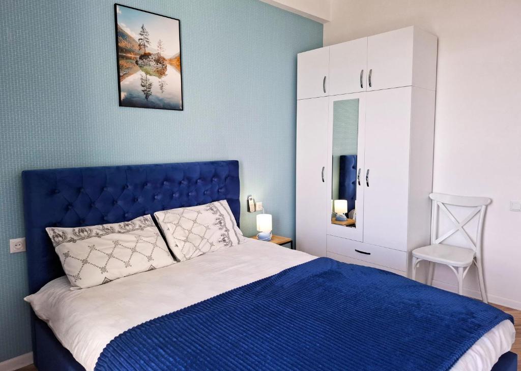 لابی و فضای عمومی Cozy 1BR Apt near Metro Station on Saburtalo. - تصویر ۵