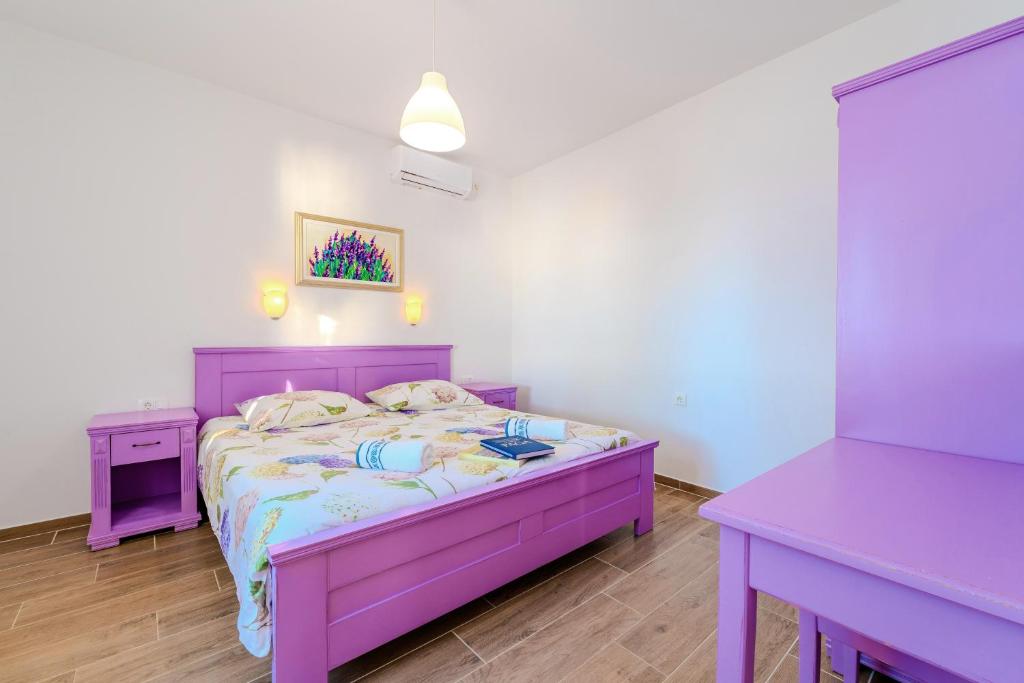 Postel nebo postele na pokoji v ubytování House for rent "Figurica" Lun