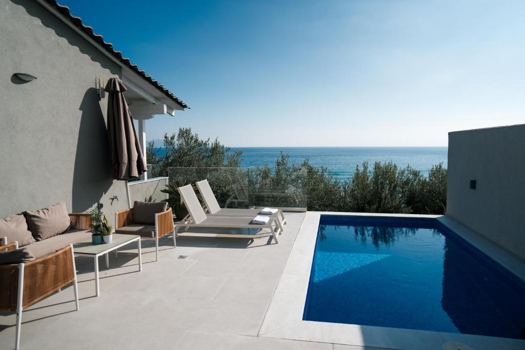 Bazén v ubytování Aegean View Villa nebo v jeho okolí
