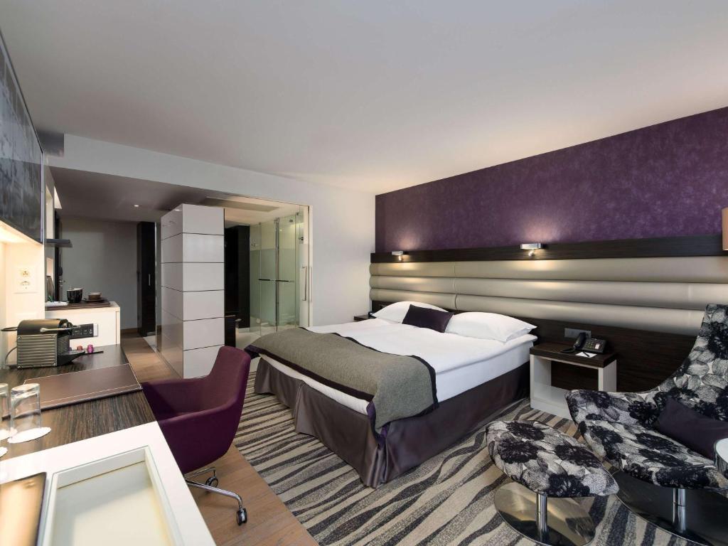 Kuchyň nebo kuchyňský kout v ubytování Mövenpick Hotel Lausanne